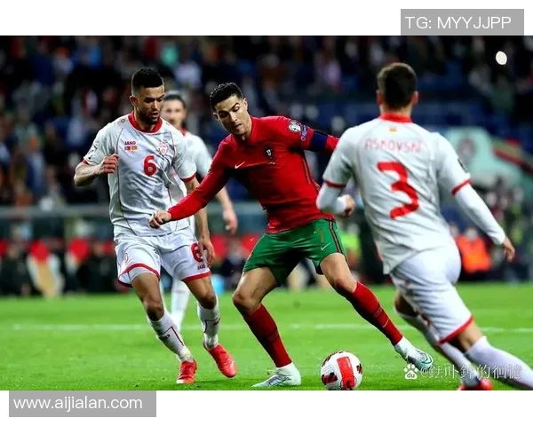 足球巨星热议裁判判罚引发激烈讨论公正与公平再度成为焦点